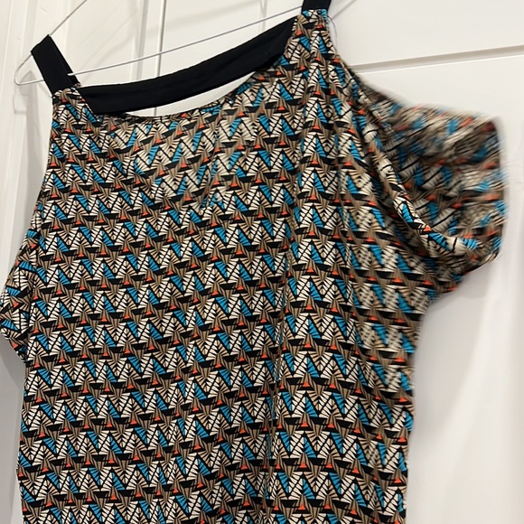 Open shoulder blouse - Picture 2 of 2